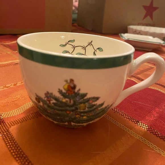 Spode Christmas Tree Cup and Saucer - Picture 5 of 10